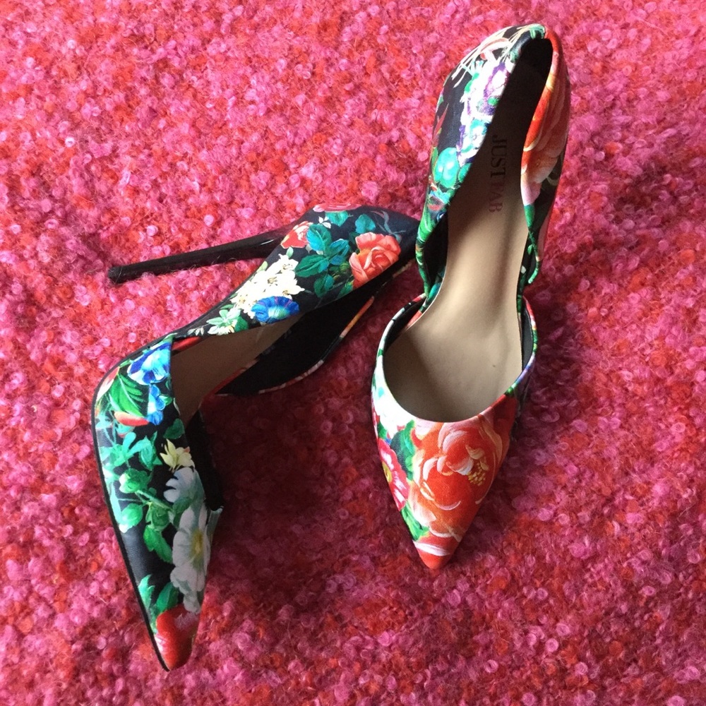 SEXY JUST FAB FLORAL STILETTO 5"